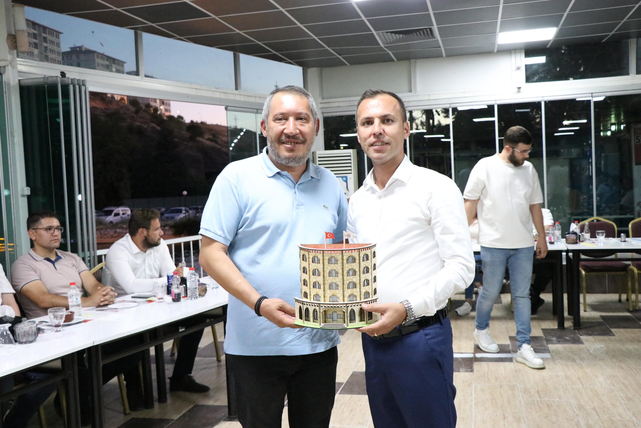 “Belediye Başkanı Topçu, Veda Yemeğine Katıldı” 14 3699767401723487533 scaled