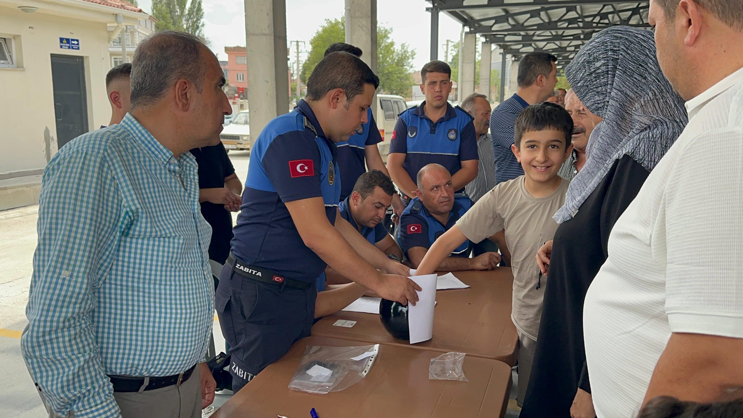 “Yeni Kapalı Pazar Yerinde Kura Çekimi ile Esnaflara Tezgah Teslimi Gerçekleşti” 2 37344421724319188 scaled