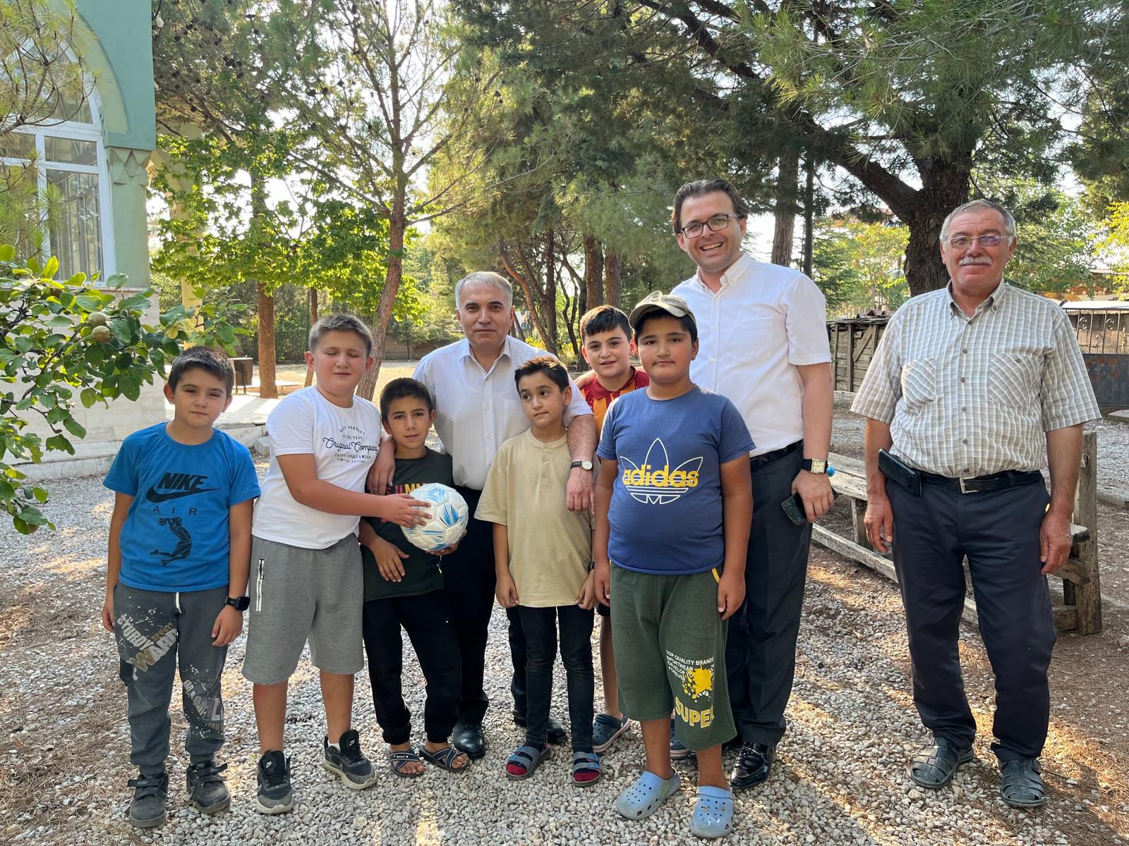 KAYMAKAM DURU KÖY ZİYERETLERİNE DEVAM EDİYOR. 2 452566381 1283604052690382 8392642570595166165 n