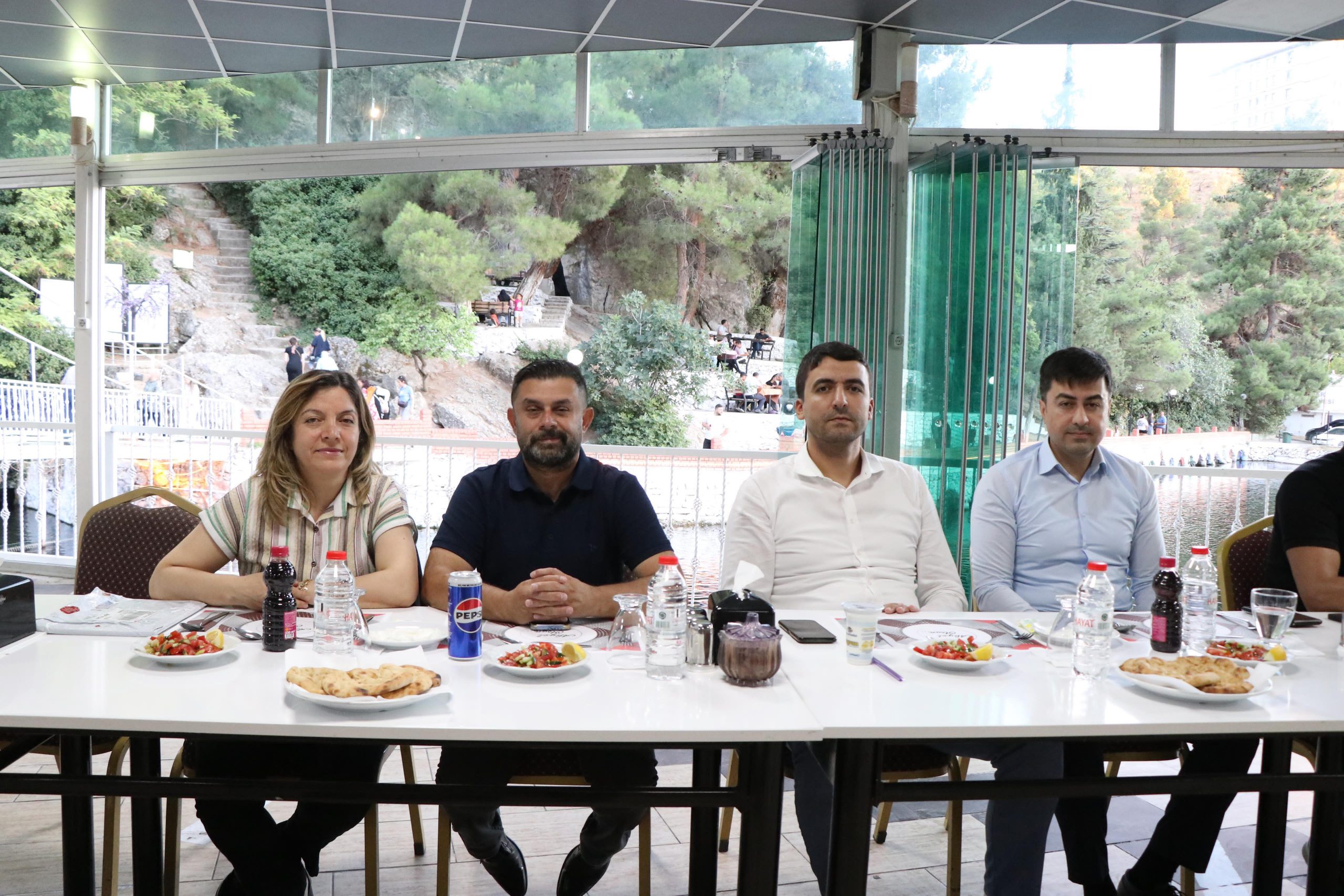 “Belediye Başkanı Topçu, Veda Yemeğine Katıldı” 17 6000893811723487588 scaled