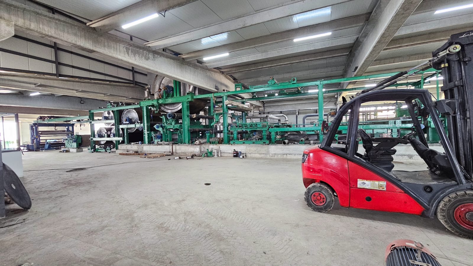 “KAĞIT FABRİKASINDA ÇALIŞMALAR HIZ KESMEDEN DEVAM EDİYOR”