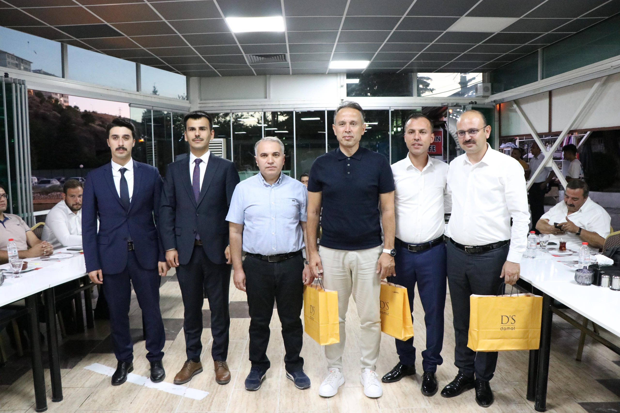 “Belediye Başkanı Topçu, Veda Yemeğine Katıldı” 18 6537183231723487556 scaled