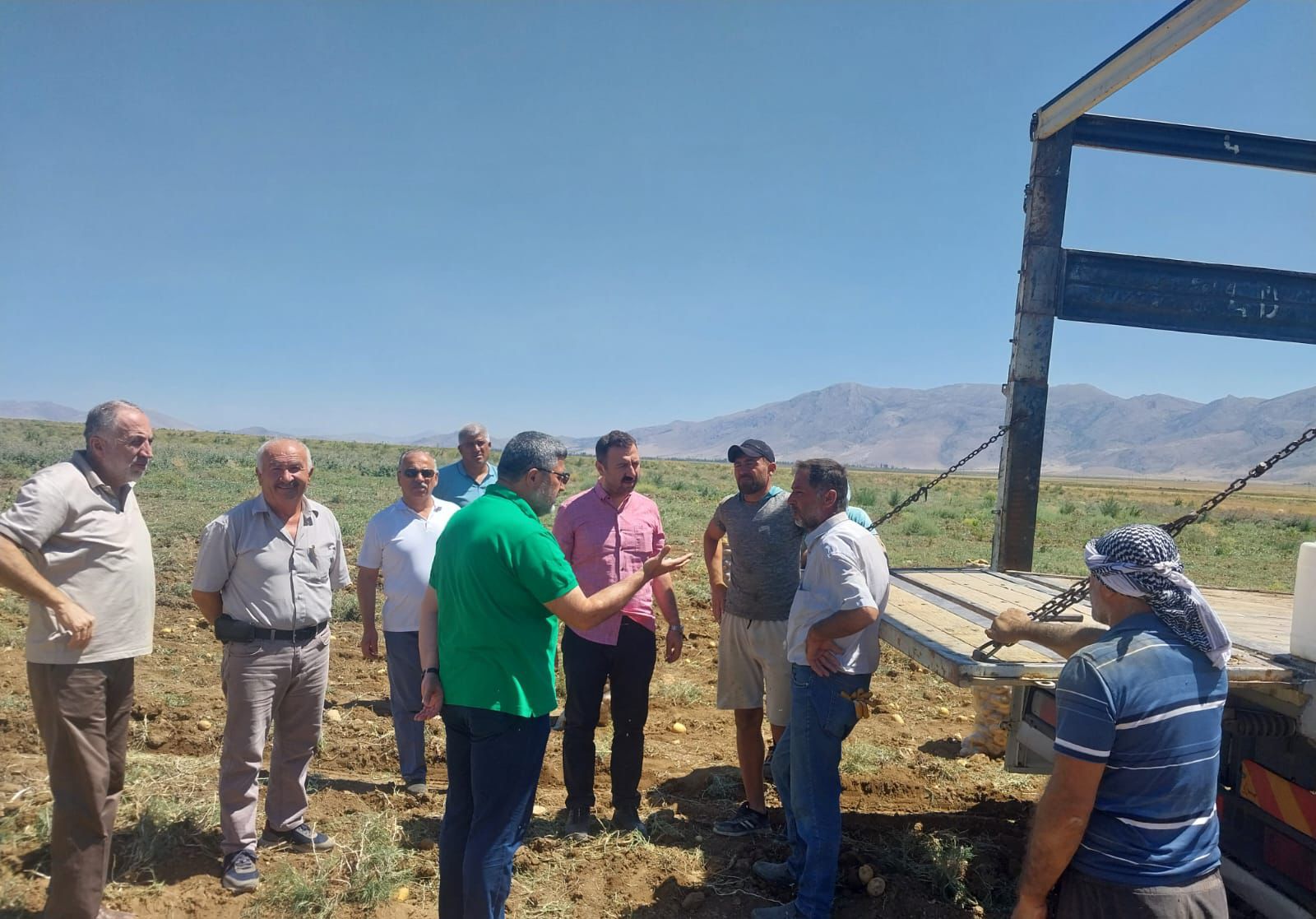 AK Parti Afyonkarahisar Milletvekili Ali Özkaya, Ziyaretlerine aralıksız devam ediyor. 7 ef1356db 4e72 4d56 8434 1054cacdc336