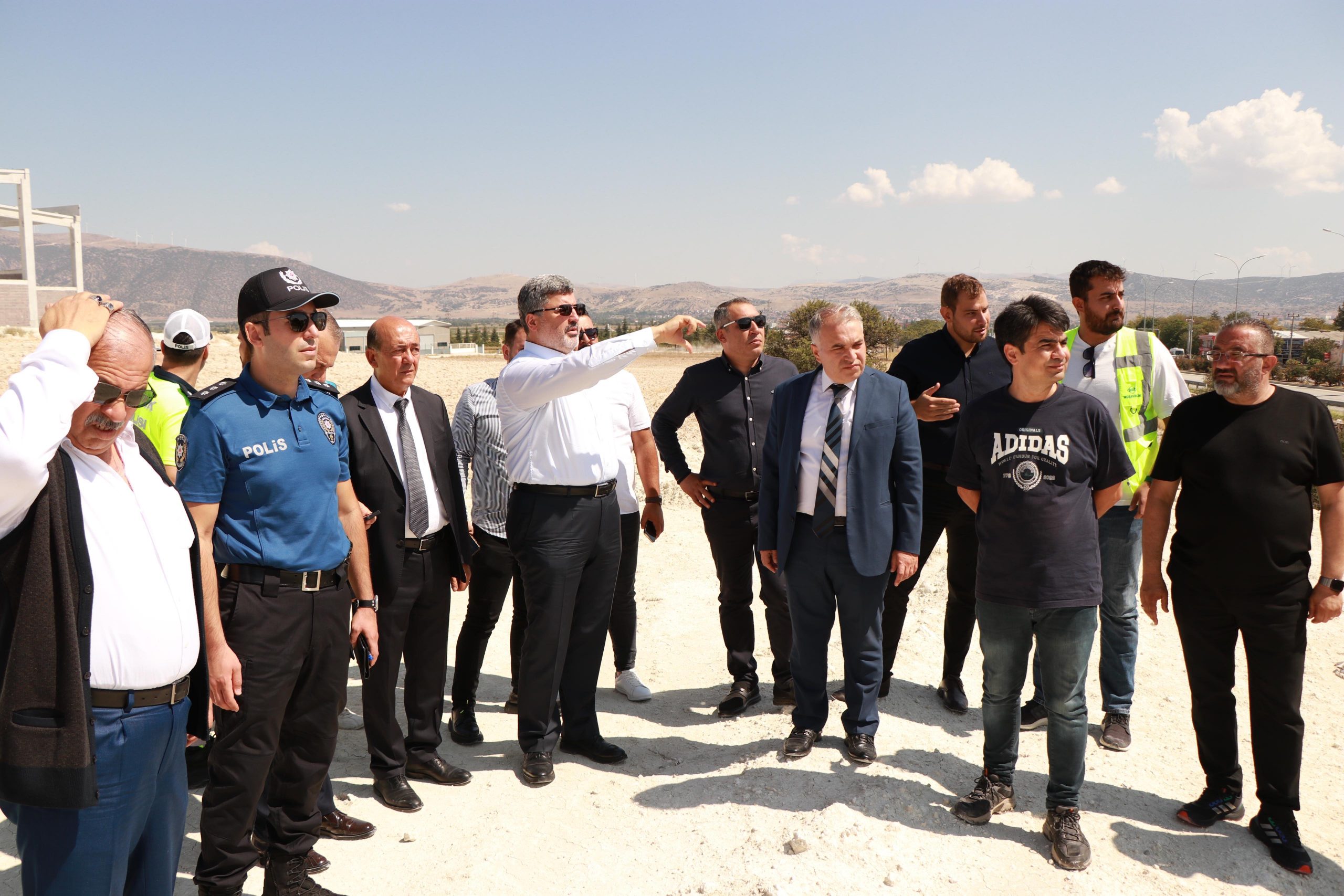 "İlçemizde Yapılması Planlanan Yollar Yerinde İncelendi" 2 10003645501725882985 scaled