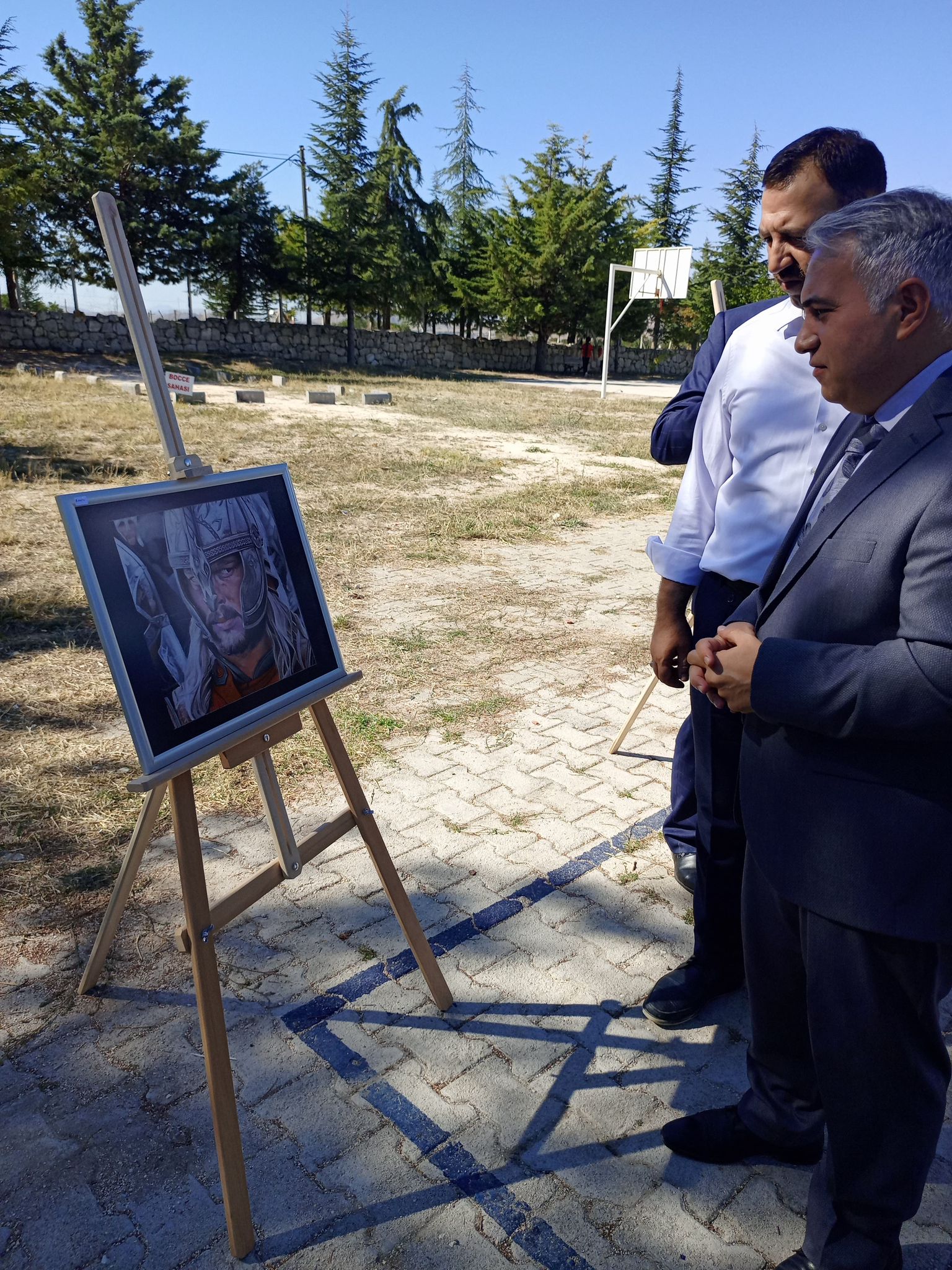 Kaymakam Duru Uluköy Ortaokulu Resim Sergisi Açılışını Gerçekleştirdi 2 10521363471727256596