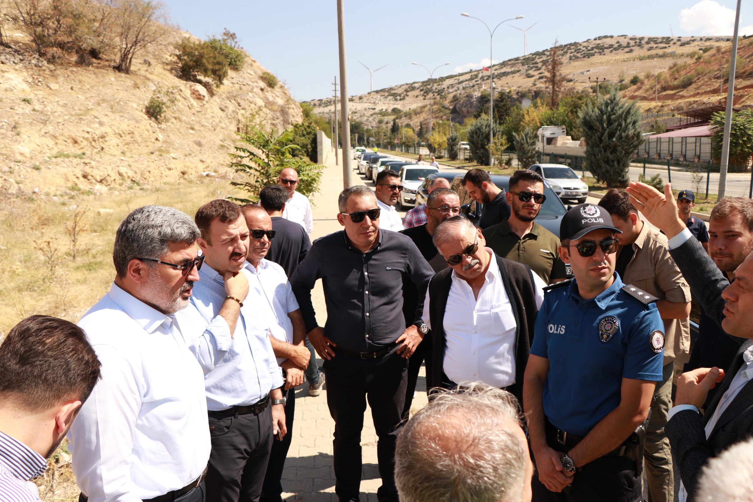 "İlçemizde Yapılması Planlanan Yollar Yerinde İncelendi" 3 11735552551725883001 scaled