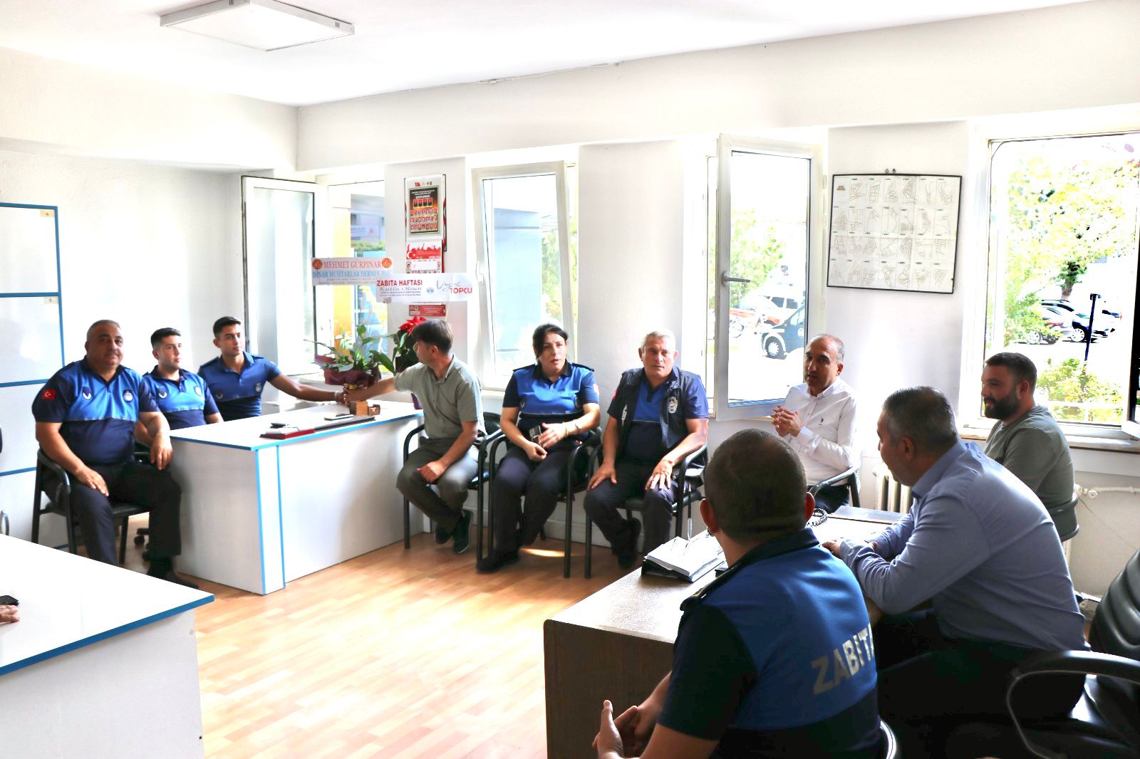 Belediye Başkanı Topçu'dan Zabıta Ekiplerine Ziyaret 3 15727077921725453548