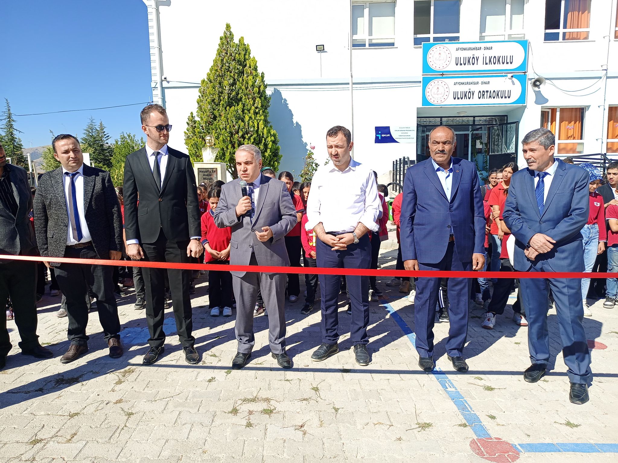 Kaymakam Duru Uluköy Ortaokulu Resim Sergisi Açılışını Gerçekleştirdi 5 16406282101727256600