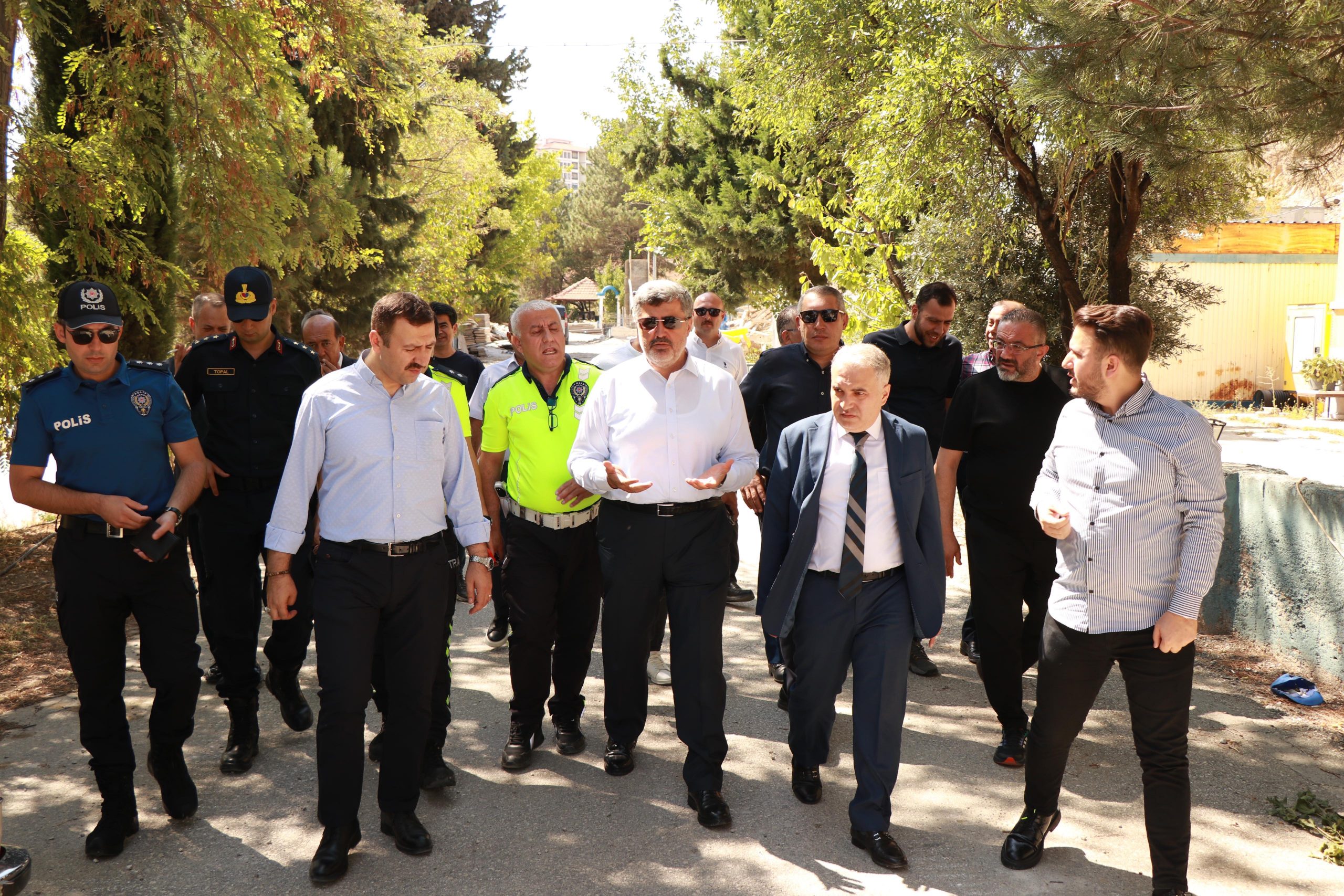 "İlçemizde Yapılması Planlanan Yollar Yerinde İncelendi" 4 16785586141725882978 scaled