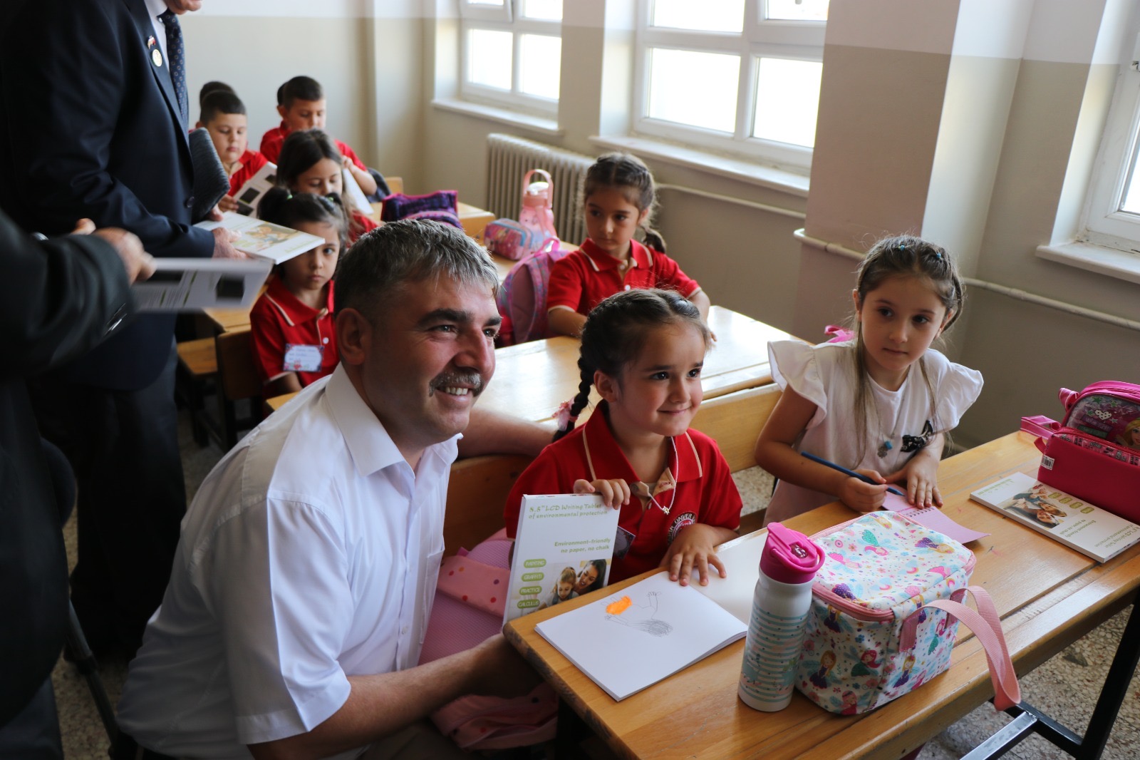 "Belediye Başkanımız Veysel Topçu İlkokul Öğrencilerini Ziyaret Etti" 3 17175205791725890744