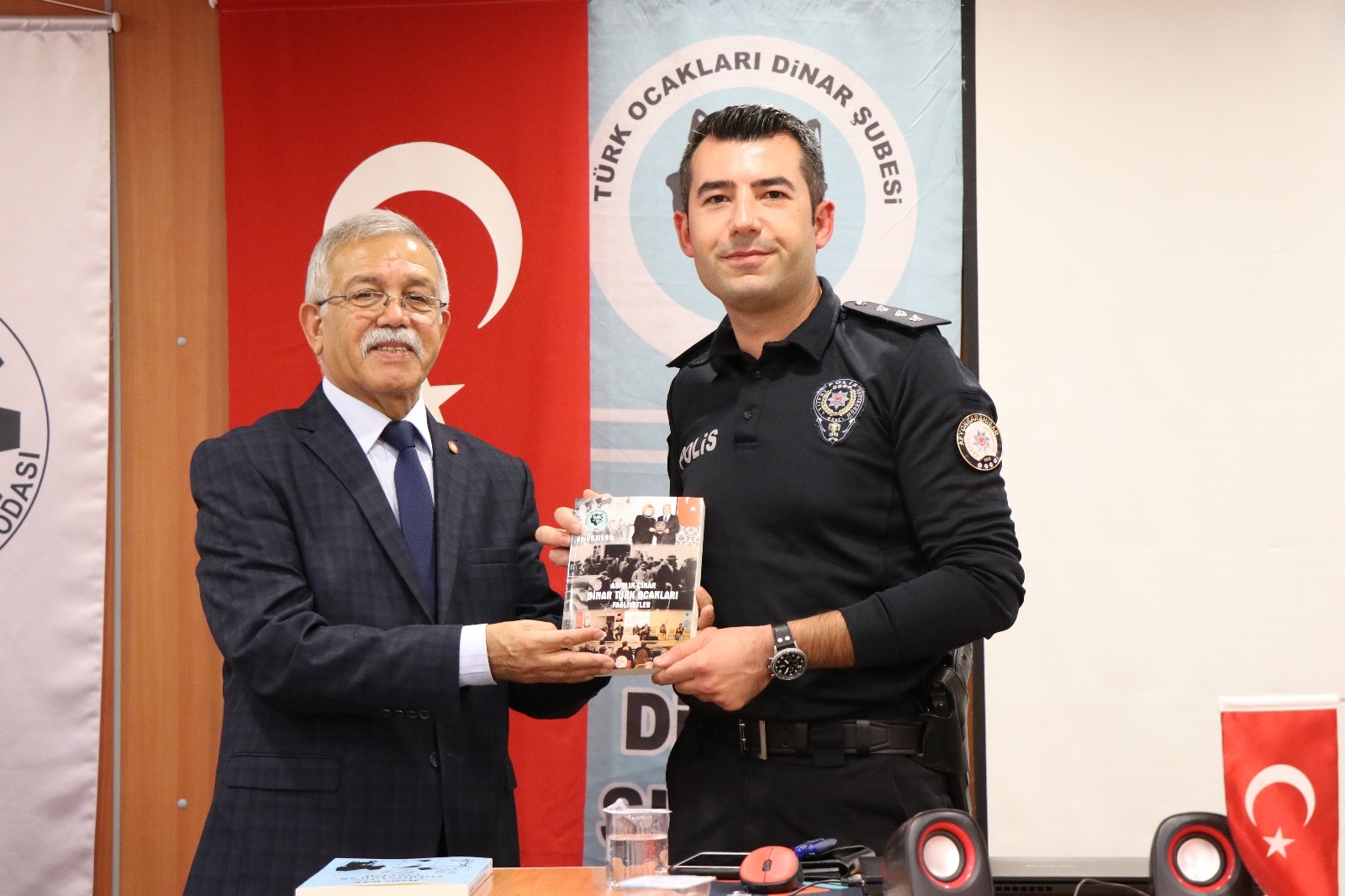 “Dinar’da Sivil Toplumun Sosyal ve Kültürel Katkıları Üzerine Toplantı Yapıldı” 10 18541089281727708378