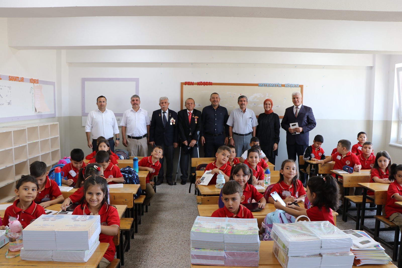 "Belediye Başkanımız Veysel Topçu İlkokul Öğrencilerini Ziyaret Etti" 5 20850039521725890744