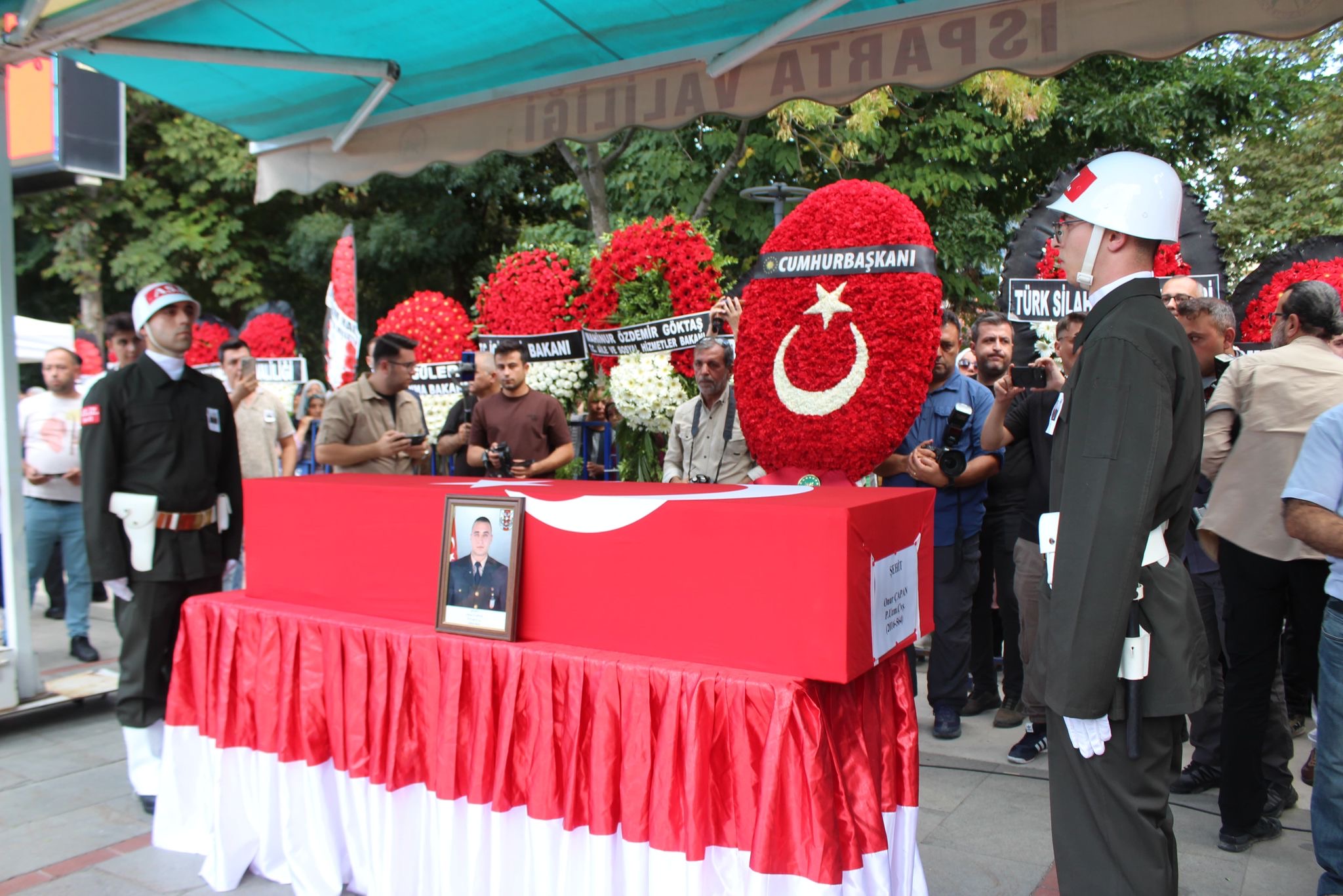 KAYMAKAM DURU ŞEHİDİMİZİN CENAZE TÖRENİNE KATILDI. 7 21085126311726160539