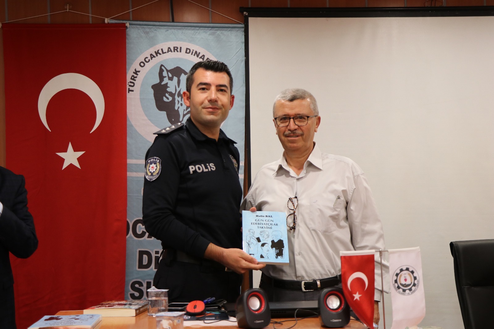 “Dinar’da Sivil Toplumun Sosyal ve Kültürel Katkıları Üzerine Toplantı Yapıldı” 2 228798561727708385