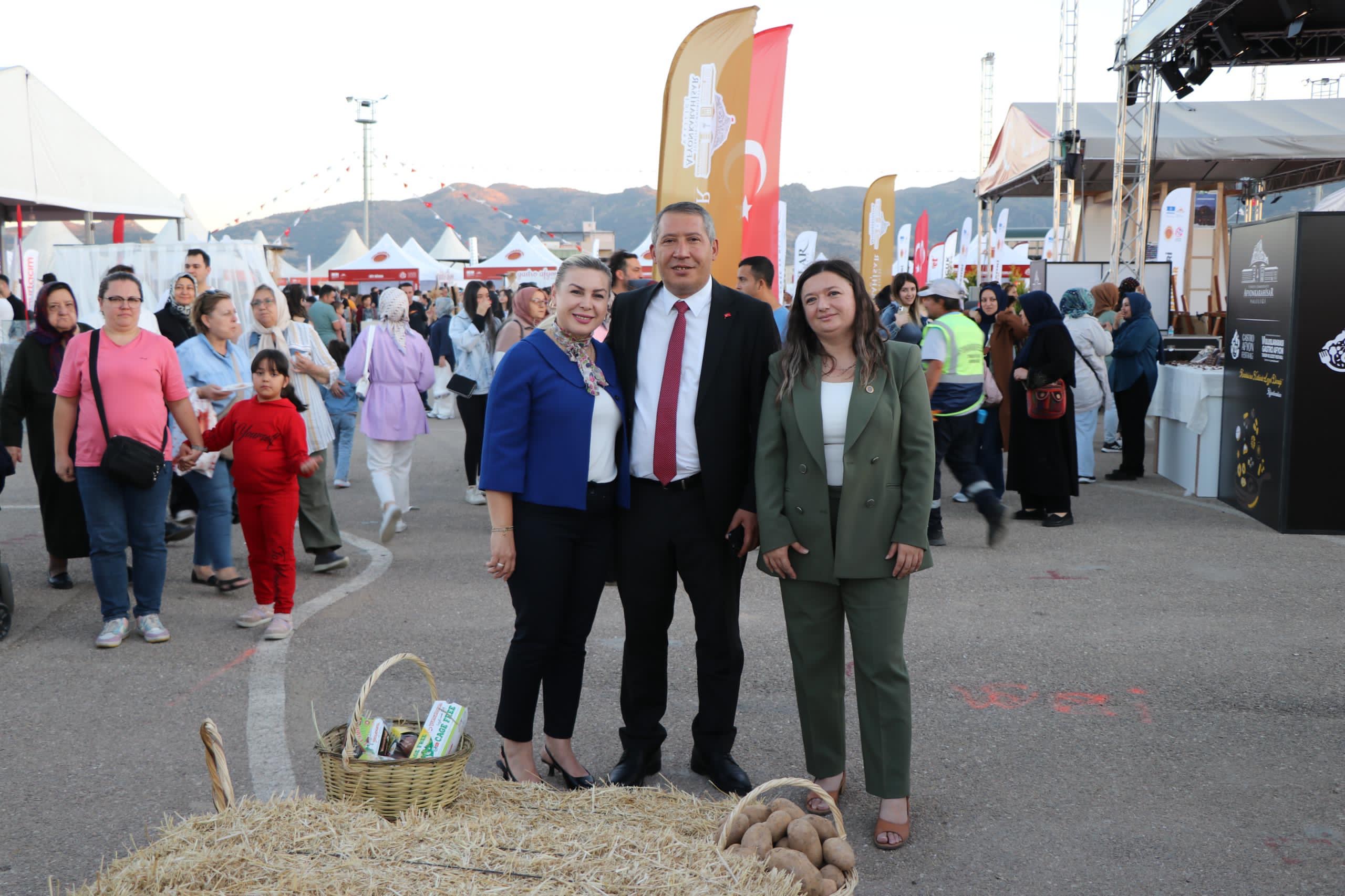 Dinar Belediye Başkanımız Veysel Topçu, 6. Uluslararası Gastro Afyon Turizm ve Lezzet Festivali'ne katıldı. 11 2692395261727537002