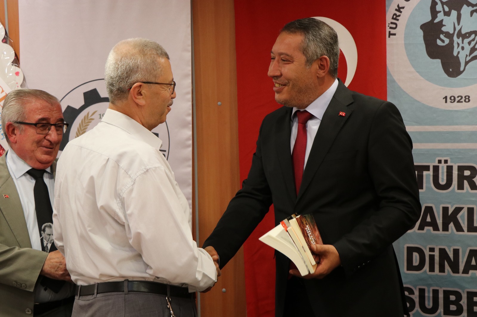 “Dinar’da Sivil Toplumun Sosyal ve Kültürel Katkıları Üzerine Toplantı Yapıldı” 15 7822781651727708375