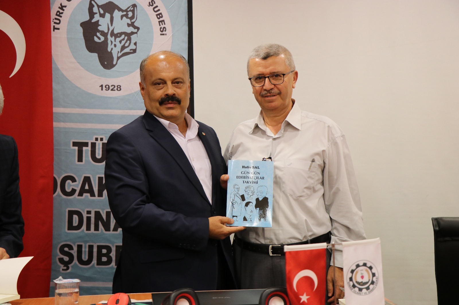 “Dinar’da Sivil Toplumun Sosyal ve Kültürel Katkıları Üzerine Toplantı Yapıldı” 16 8124208211727708374