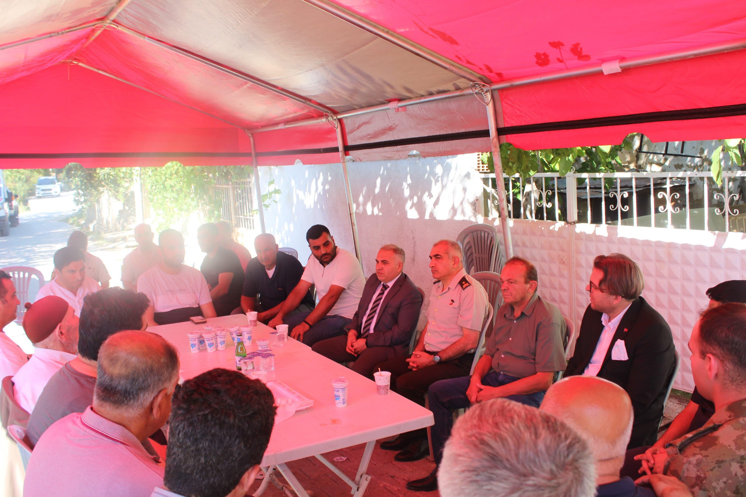 Garnizon Komutanı’ndan Kaymakam’a Ziyaret ve Şehit Ailesine Başsağlığı Ziyareti 5 8493976011726235320 scaled