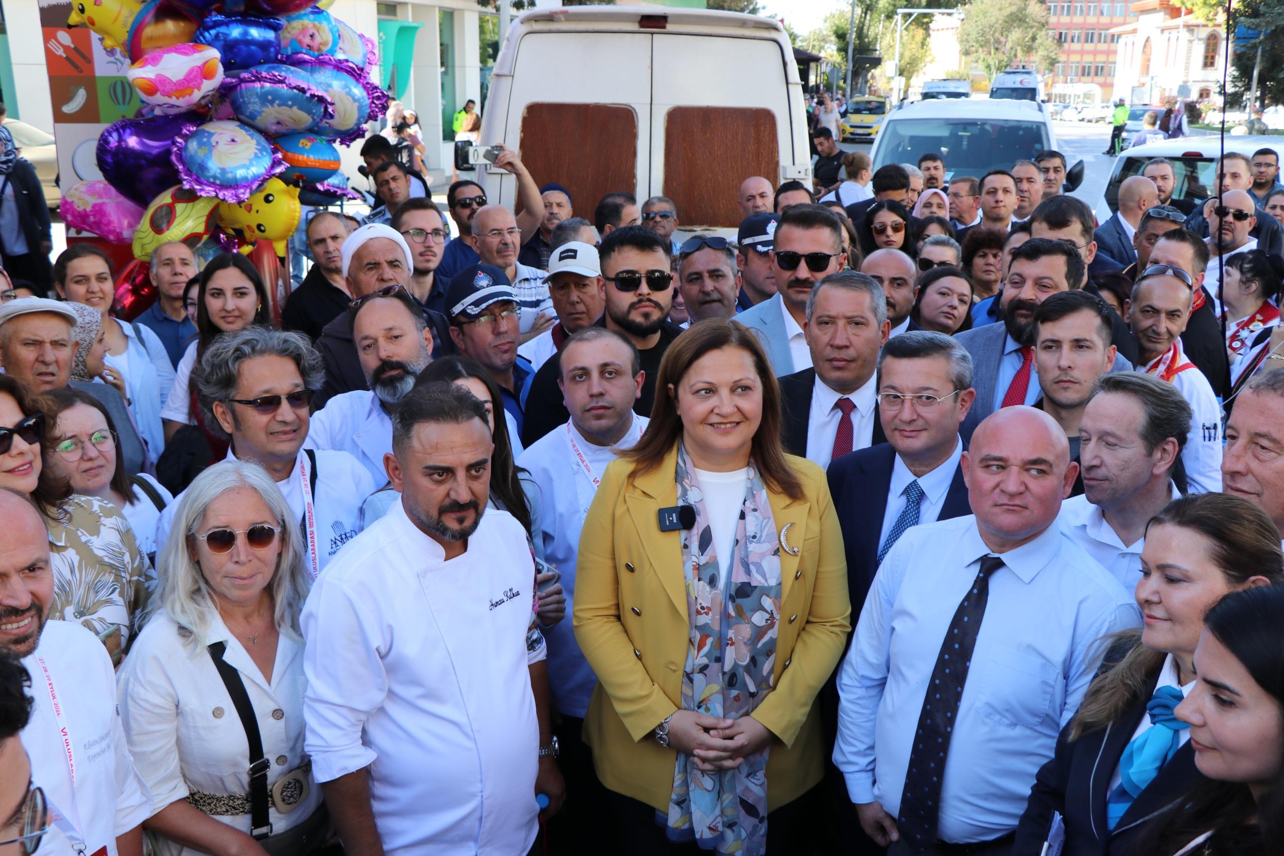 Dinar Belediye Başkanımız Veysel Topçu, 6. Uluslararası Gastro Afyon Turizm ve Lezzet Festivali'ne katıldı. 14 8853349251727537020