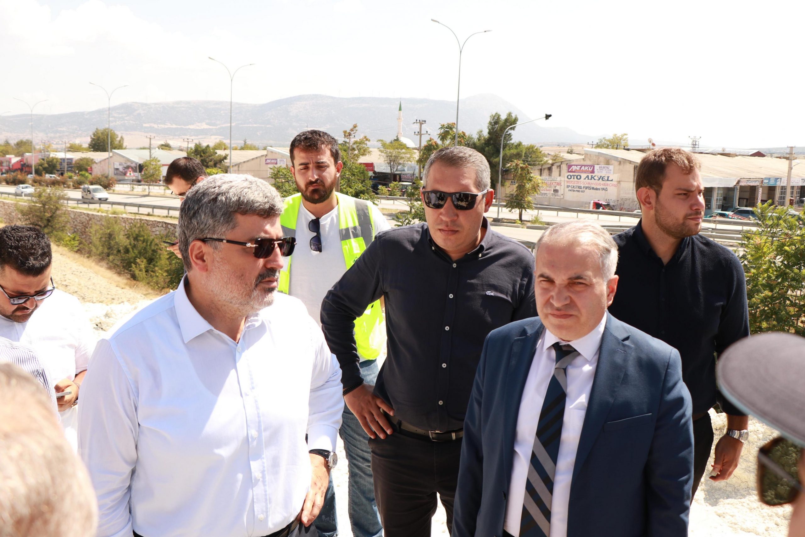 "İlçemizde Yapılması Planlanan Yollar Yerinde İncelendi" 6 9024688231725882974 scaled