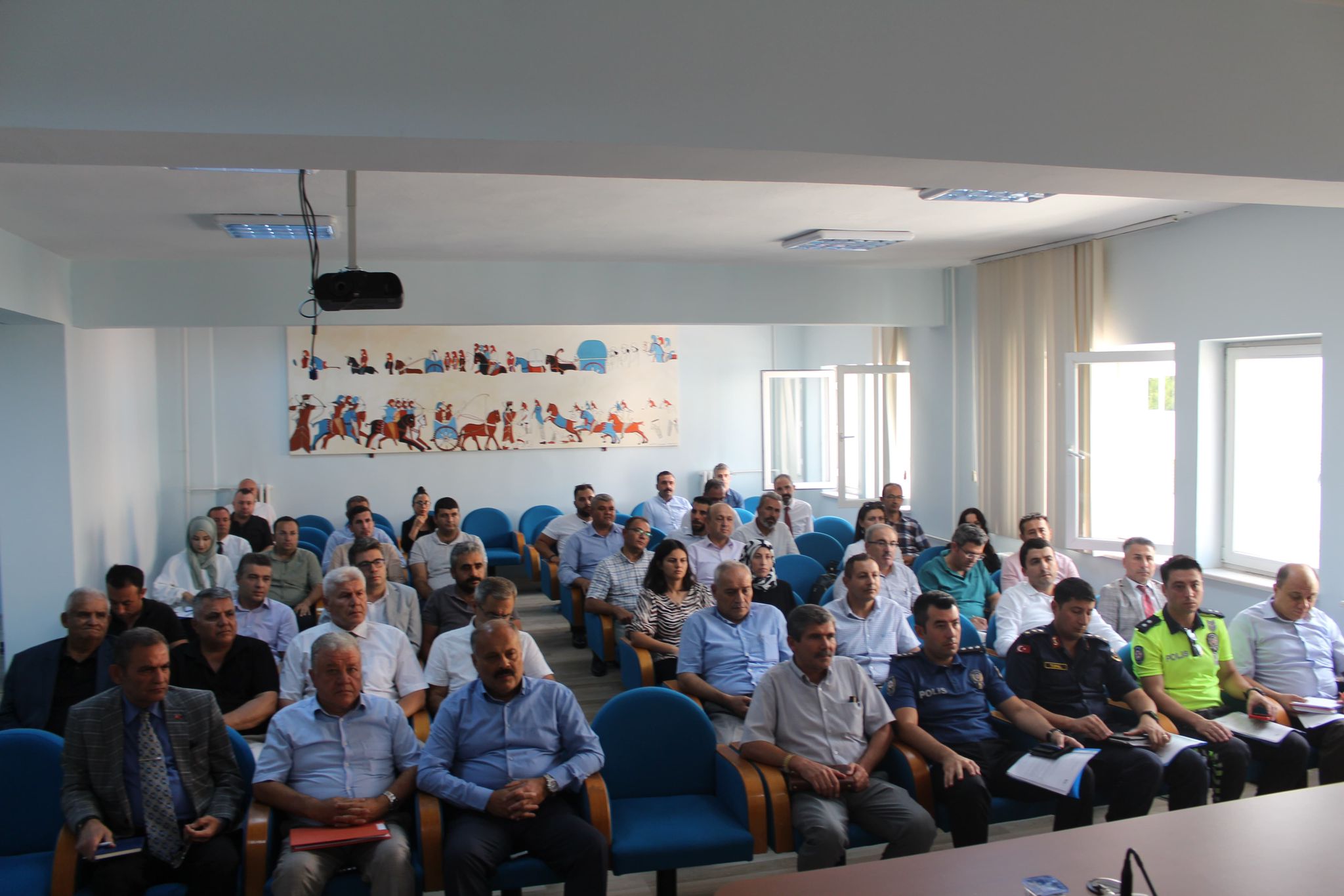 2024-2025 EĞİTİM ÖĞRETİM YILINDA ALINACAK ASAYİŞ/TRAFİK TEDBİRLERİ TOPLANTISI GERÇEKLEŞTİRİLDİ. 3 Toplanti 2