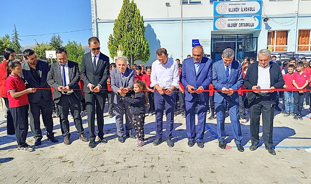 Kaymakam Duru Uluköy Ortaokulu Resim Sergisi  Açılışını Gerçekleştirdi