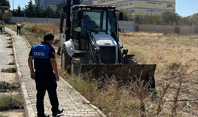 “TEMİZLİK ÇALIŞMALARI HIZ KESMİYOR”