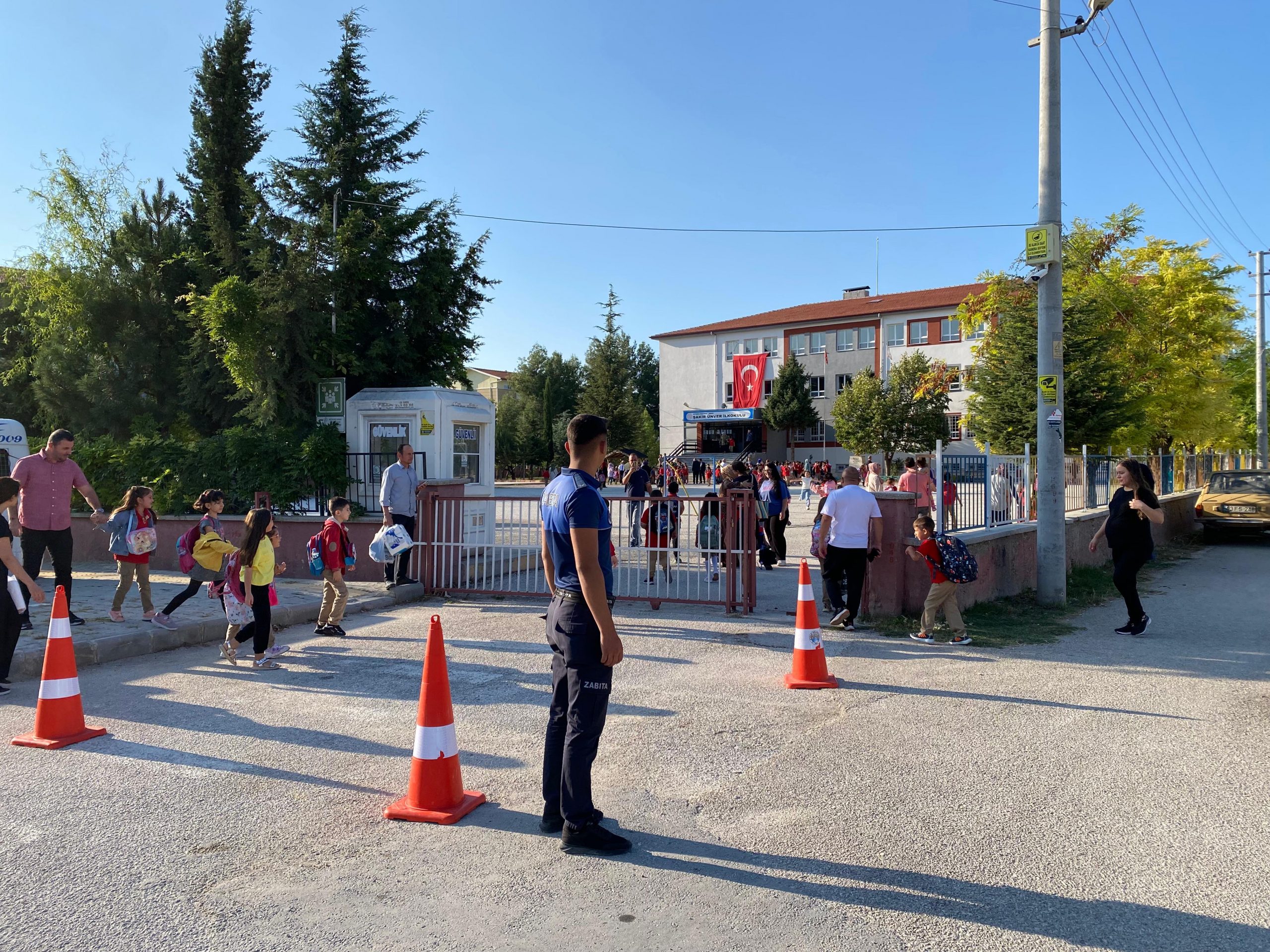 "Zabıta Ekiplerinden Okul Önü Trafik Denetimi" 4 zabita 1 scaled