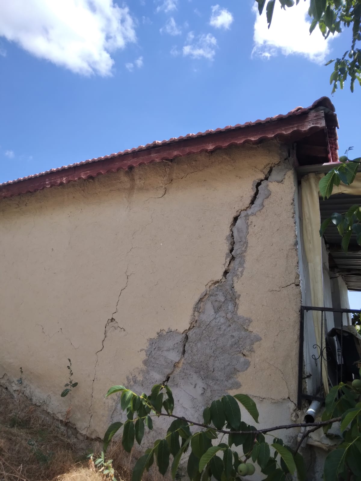 CHP Dinar İlçe Başkanı Ali Arıkan ve Yönetim Kurulu Üyeleri, Akçaköy'deki Hasarları Yerinde İnceledi 5 15047303741728282622