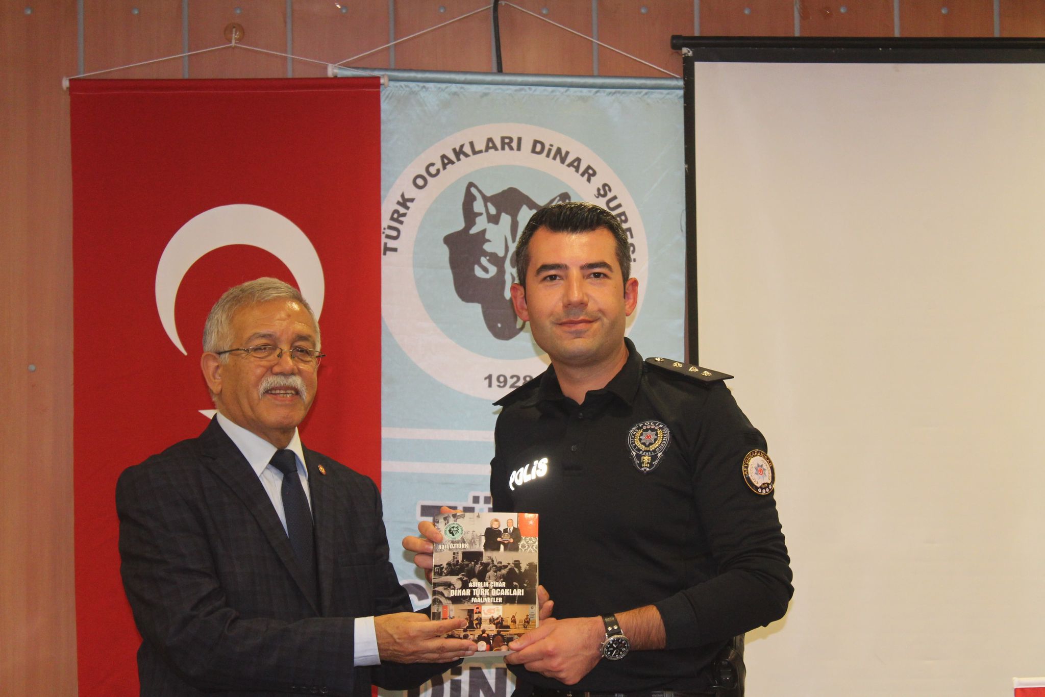 DİNAR KÜLTÜRÜNE ÜÇ YENİ ESER DAHA 7 1ca441b5 c5cc 40c7 a33f bc1e31e8789e