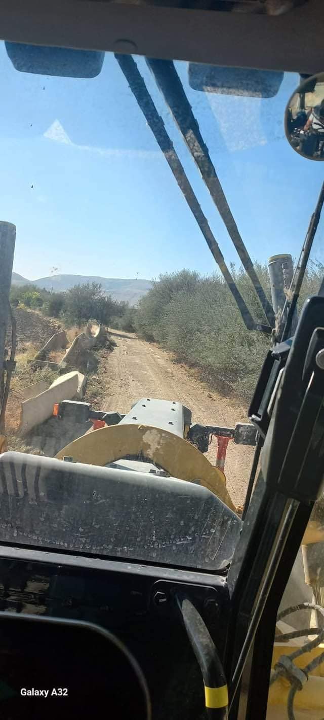 AKGÜN KÖYÜ ARAZİ YOLLARINDA CALISMALAR DEVAM EDIYOR