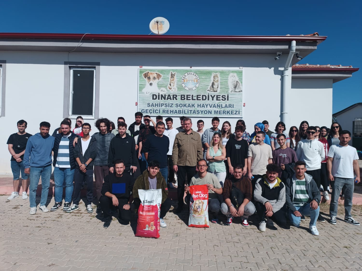 ÜNİVERSİTE ÖĞRENCİLERİNDEN ANLAMLI ZİYARET 3 7541693291728054010