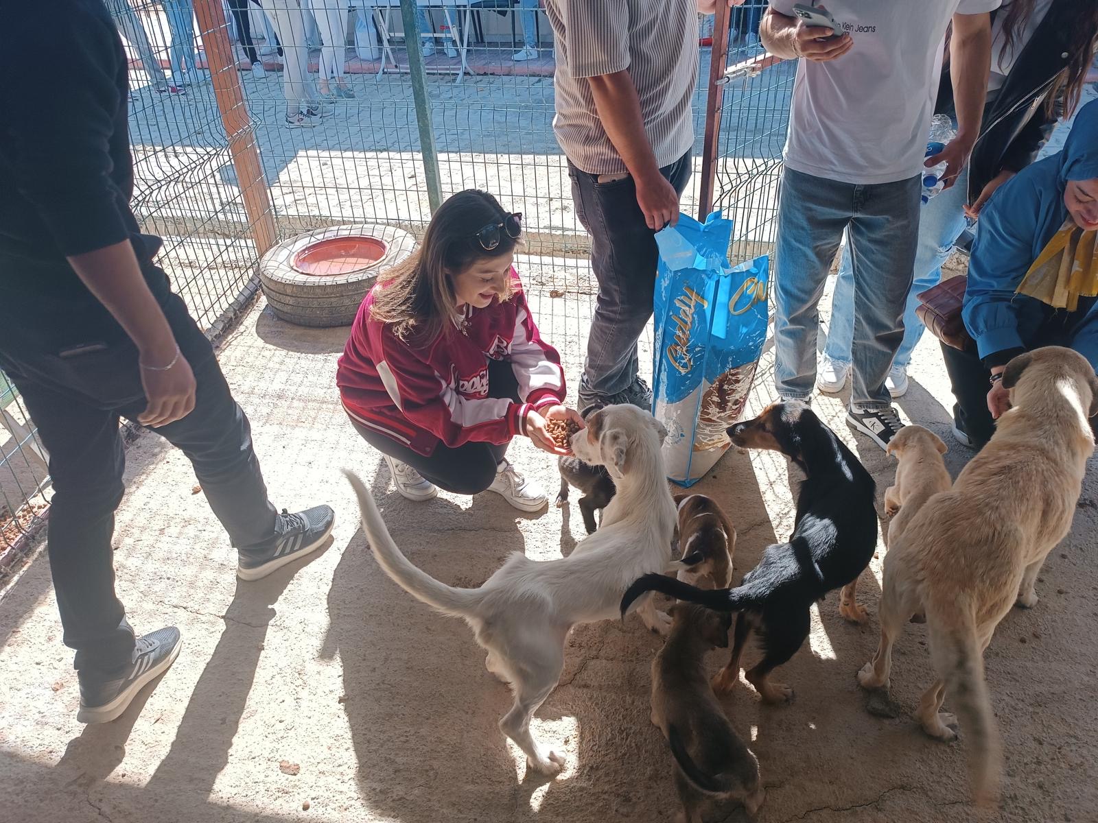 ÜNİVERSİTE ÖĞRENCİLERİNDEN ANLAMLI ZİYARET 6 9972397461728054016