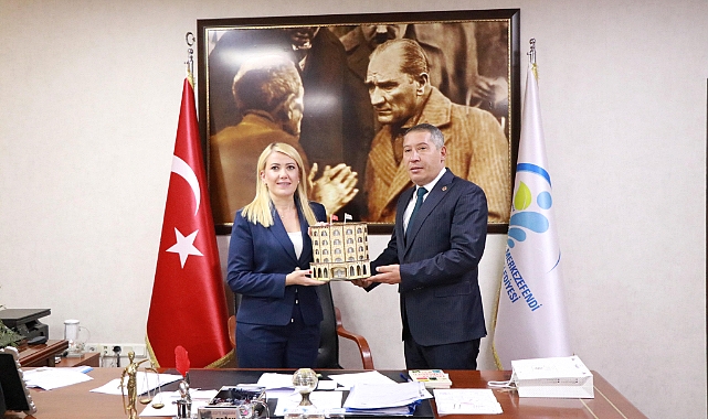 Dinar Belediye Başkanımız Veysel Topçu, Merkezefendi Belediye Başkanımız Şeniz Doğan’ı makamında ziyaret etti. 