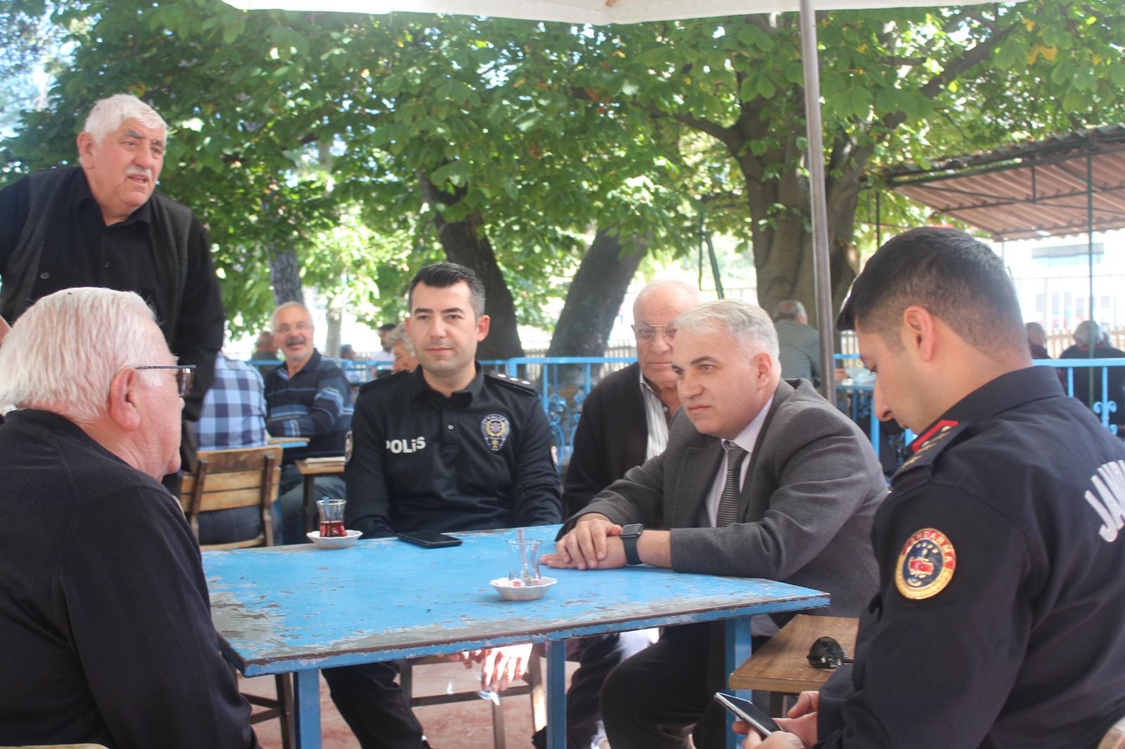 KAYMAKAM DURU ESNAF ZİYARETLERİNE DEVAM EDİYOR. 4 Kaymakam 2