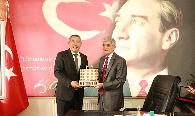 “Belediye Başkanı Veysel Topçu, Kızılören Belediye Başkanı Ali Erol’u Ziyaret Etti”