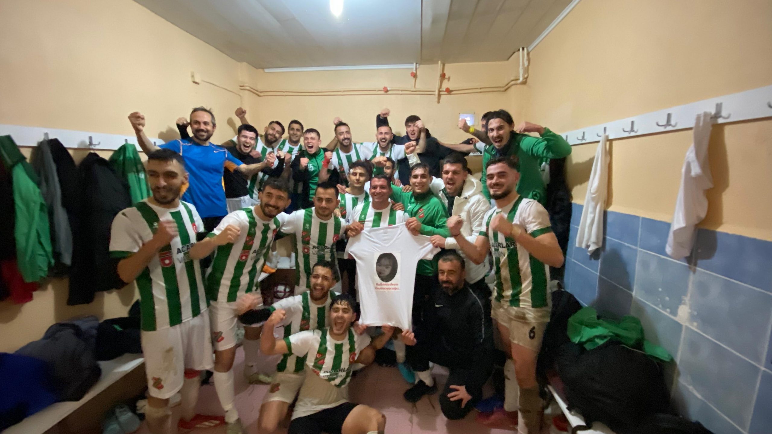 Dinar Belediye Spor’dan Anlamlı Galibiyet: Birlik ve Dayanışma Örneği