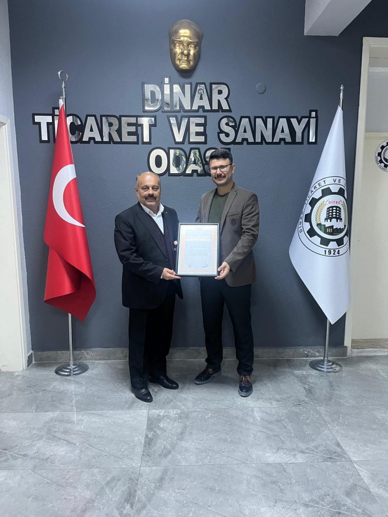 BAŞKAN VELİ ÖZCAN TARAFINDAN ODA EKSPERLERİNE BELGELERİ VERİLDİ