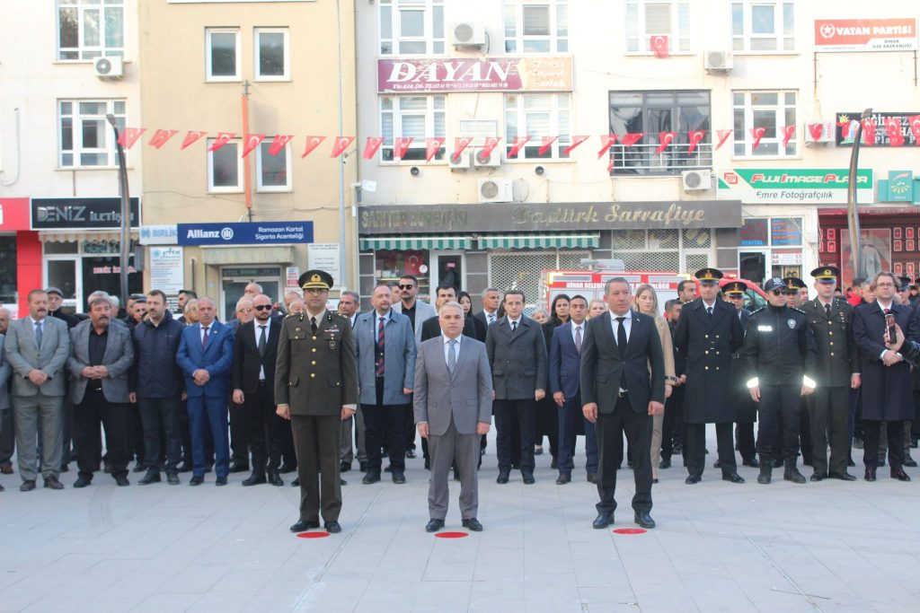 İLÇEMİZDE 10 KASIM ATATÜRK’Ü ANMA PROGRAMI ve ÇELENK SUNMA TÖRENİ GERÇEKLEŞTİRİLDİ.