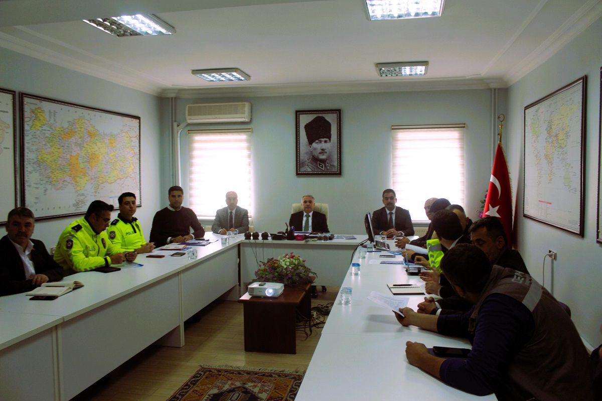 KIŞ TEDBİRLERİ TOPLANTISI YAPILDI. 1 KIS