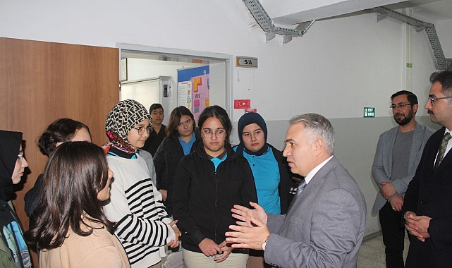 KAYMAKAM DURU OKULLARA ZİYARETTE BULUNDU.