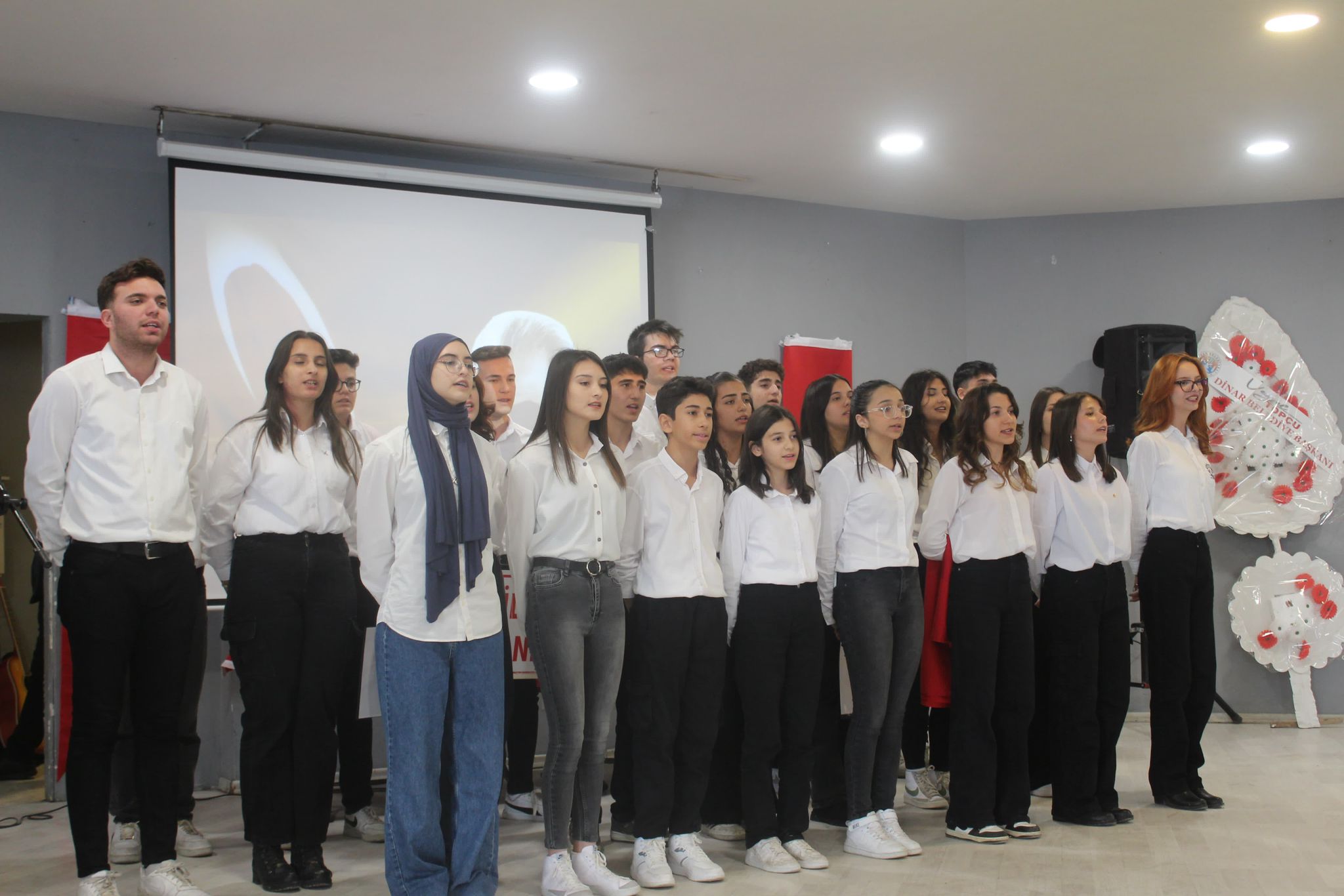 24 KASIM ÖĞRETMENLER GÜNÜ ÇEŞİTLİ ETKİNLİKLERLE KUTLANDI. 8 ogretmen 8 Kopya