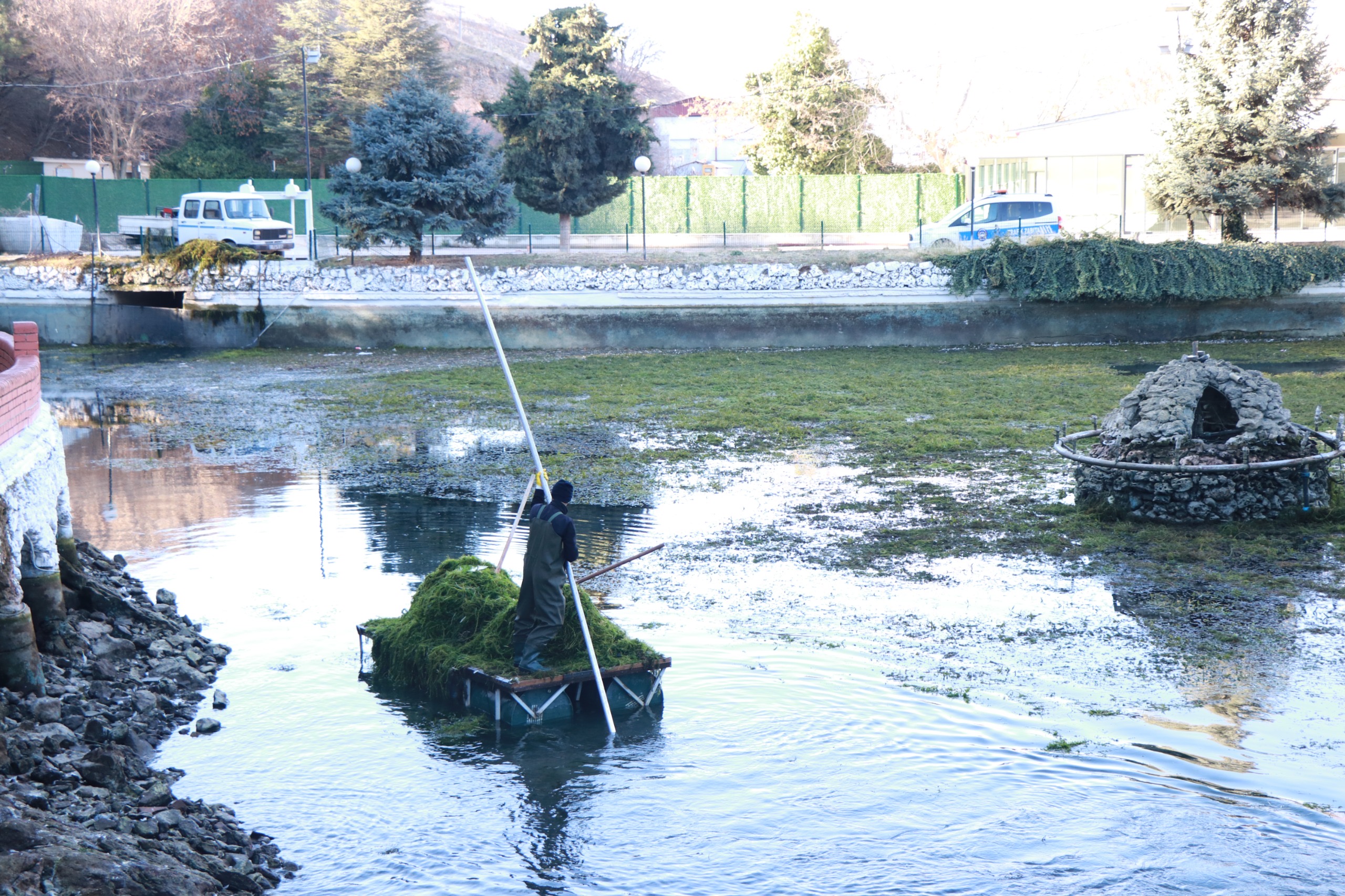 14608458771734516985