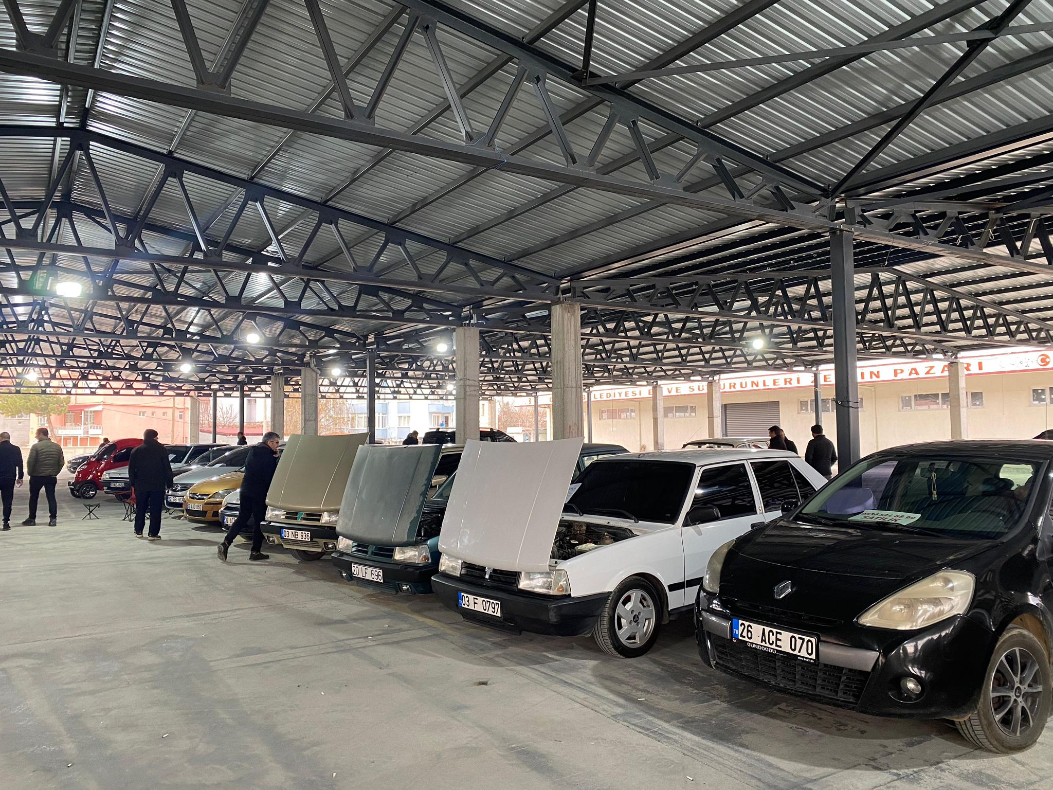 Dinar Açık Oto Pazarı 2. Haftasında Yoğun İlgi Gördü 2 14759446821733578600