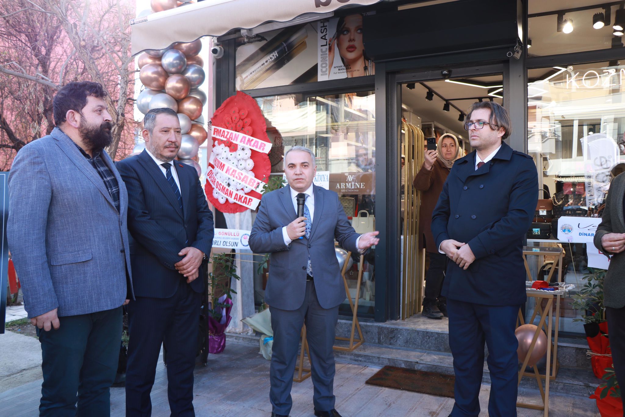 KAYMAKAM DURU, BÈNÈVOLE EV TEKSTİL&KOZMETİKİN AÇILIŞINA KATILDI 4 15280955721734502923