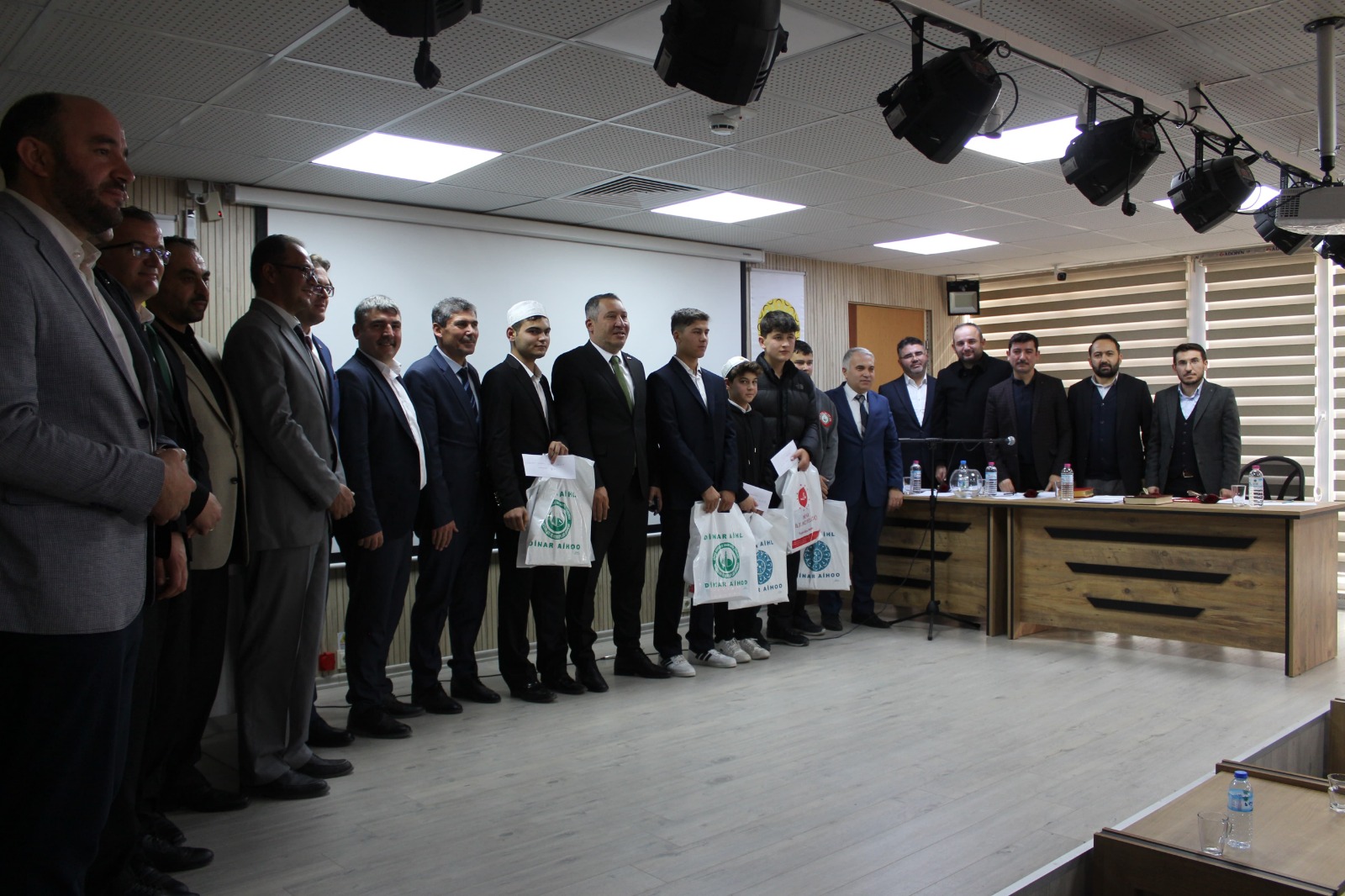 Kaymakam Kemal Duru, İlçemizde Düzenlenen "Genç Sada Kur'an-ı Kerim'i Güzel Okuma 2. Bölge Yarışması"na Katıldı 2 Kaymakam 1