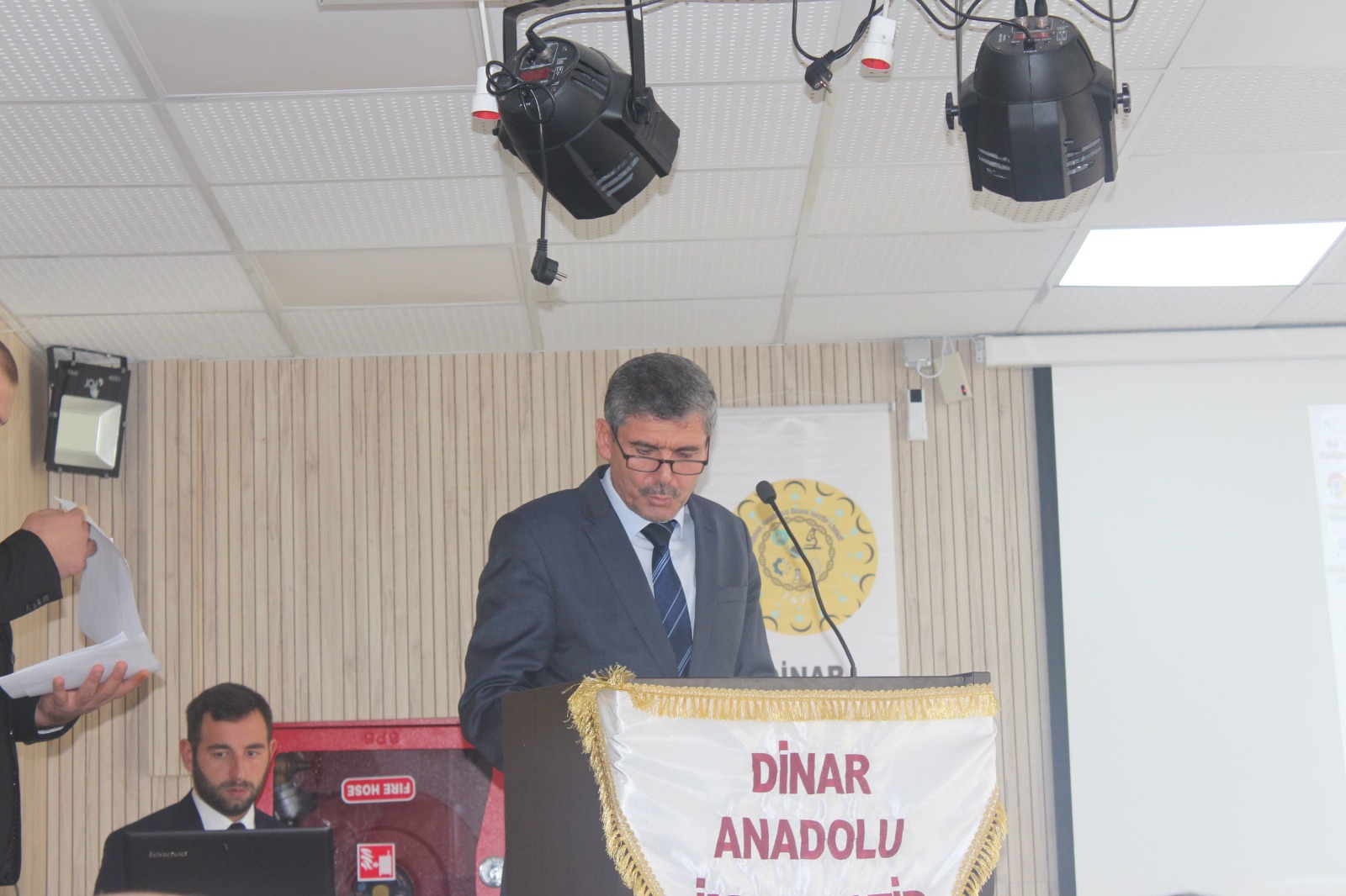 Kaymakam Kemal Duru, İlçemizde Düzenlenen "Genç Sada Kur'an-ı Kerim'i Güzel Okuma 2. Bölge Yarışması"na Katıldı 5 Kaymakam 4