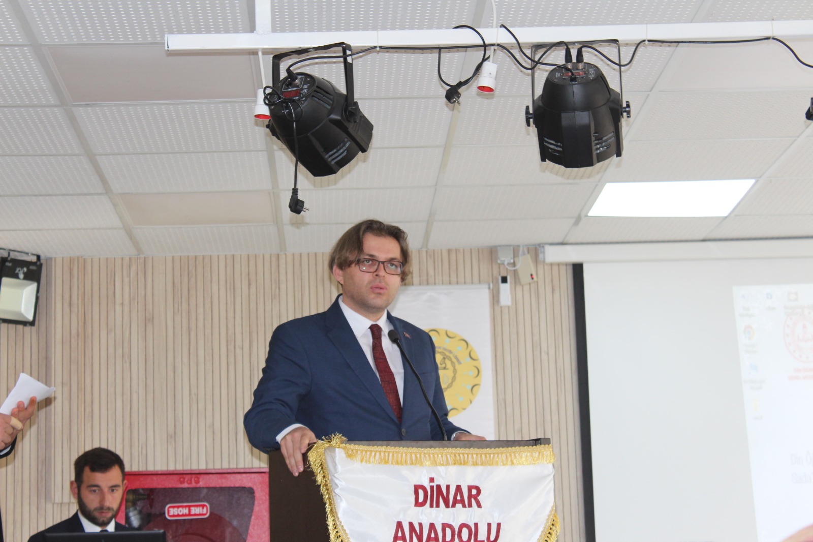 Kaymakam Kemal Duru, İlçemizde Düzenlenen "Genç Sada Kur'an-ı Kerim'i Güzel Okuma 2. Bölge Yarışması"na Katıldı 8 Kaymakam 7