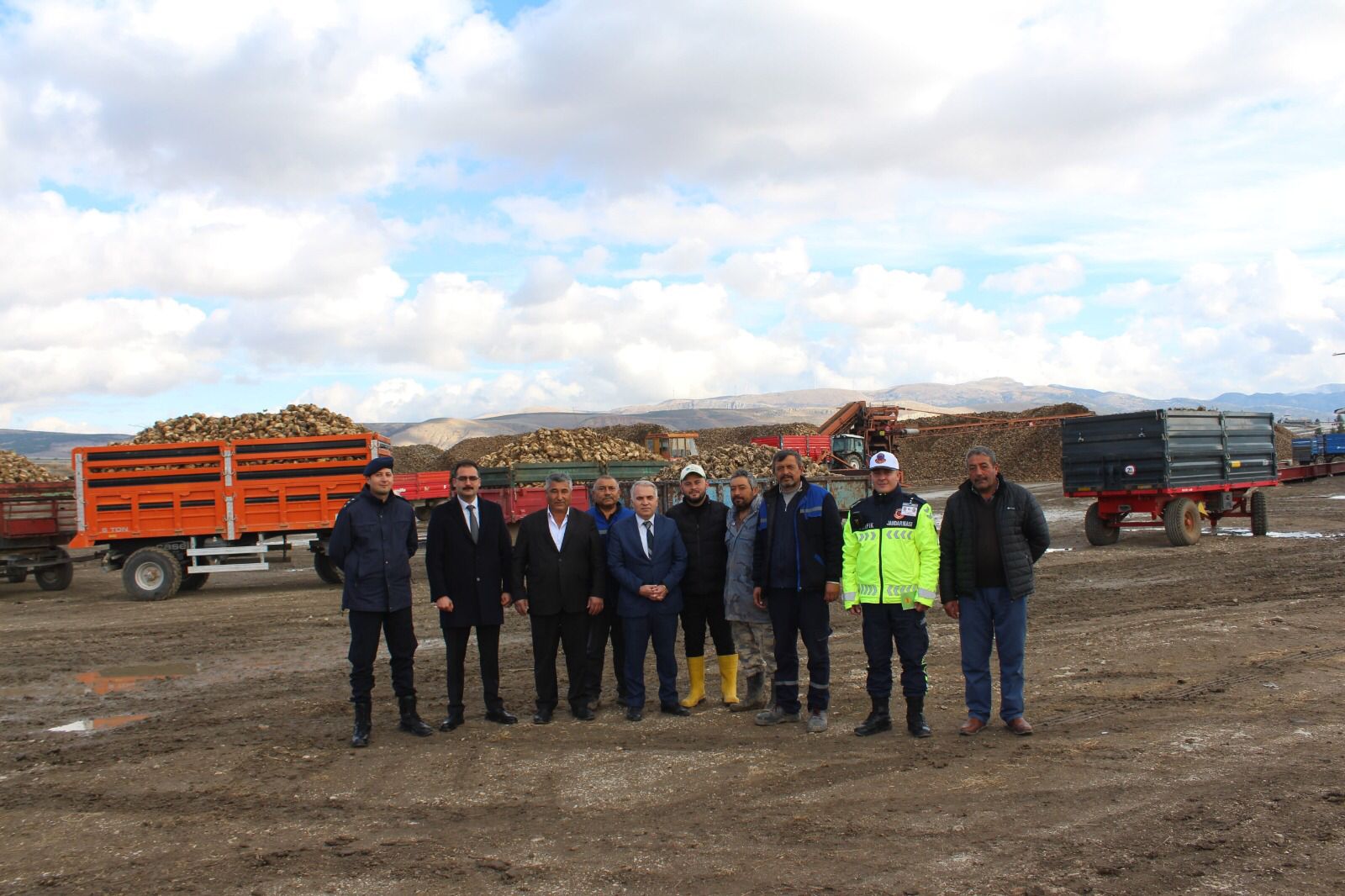 KAYMAKAM DURU OKUL SERVİSLERİ DENETİMİNE KATILDI. 8 Trafik 4 Kopya