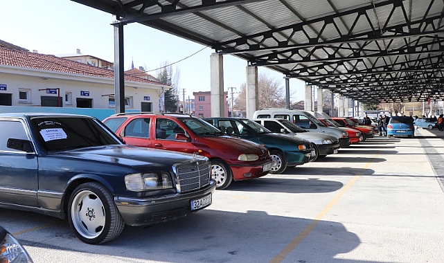 “Dinar Açık Oto Pazarı Hizmete Girdi”
